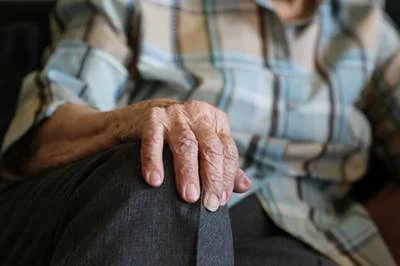 How to Communicate with Seniors – Top Tips