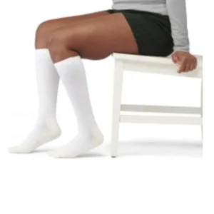 CURAD Knee 15-20mmHg Cushioned Compression Socks1