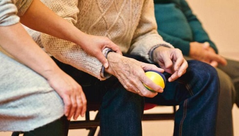 How to Care for a Senior who Resists Care